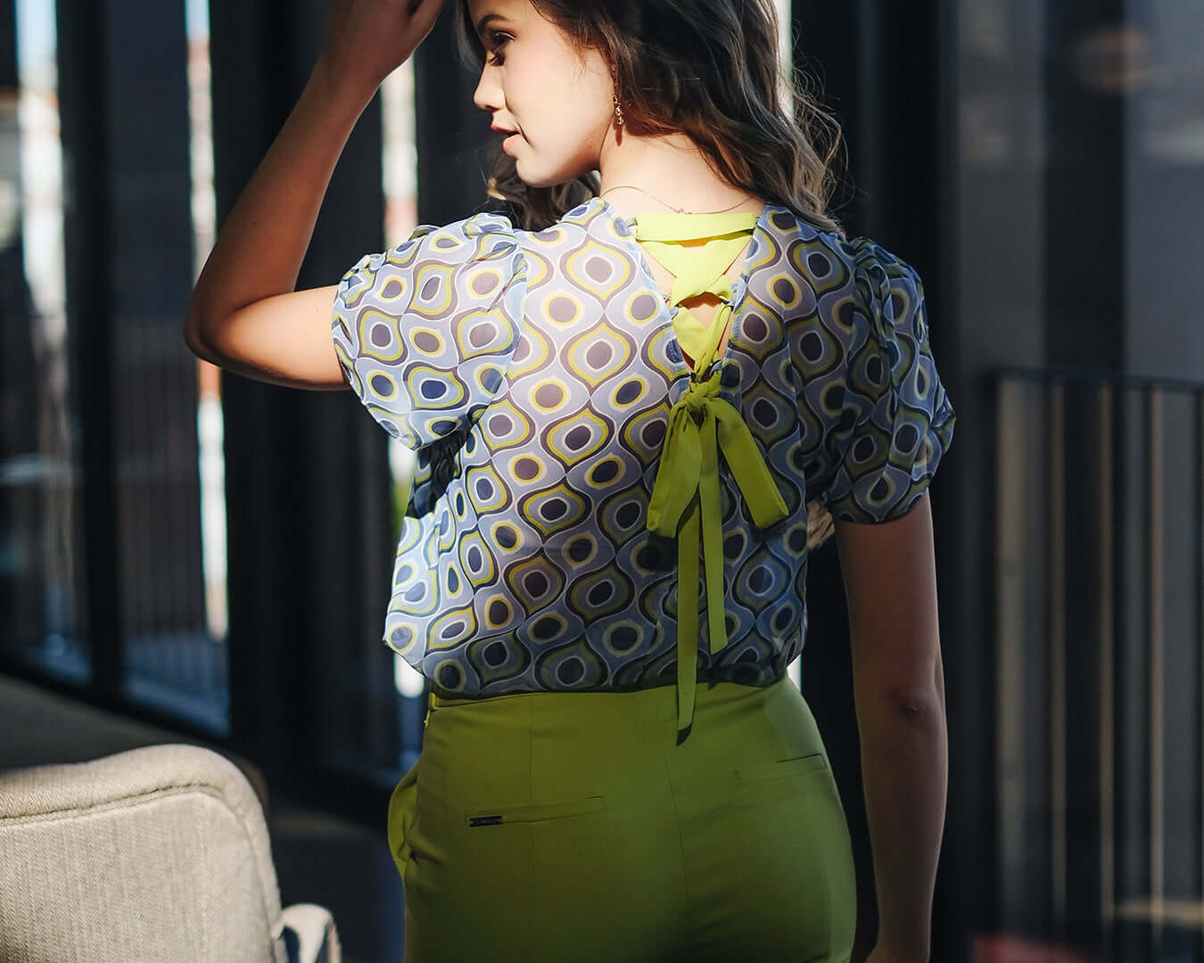 Túnica estampada com laço nas costas